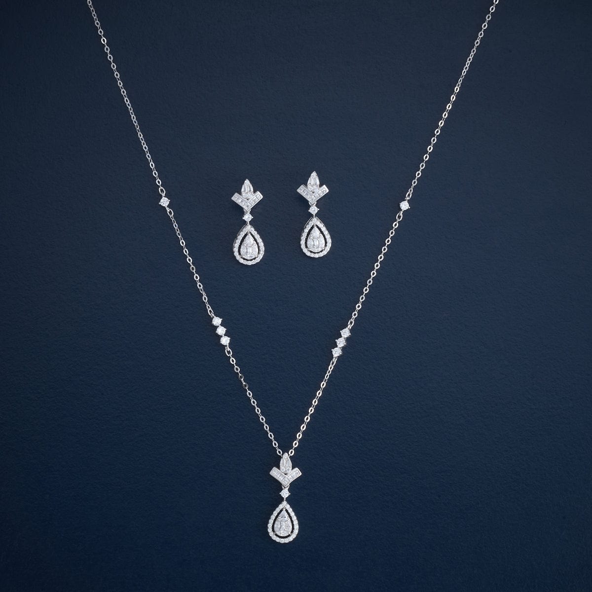 Silver Chain Pendant Earring Set 92.5 Silver Pendant with Chain and Earring Set 183044